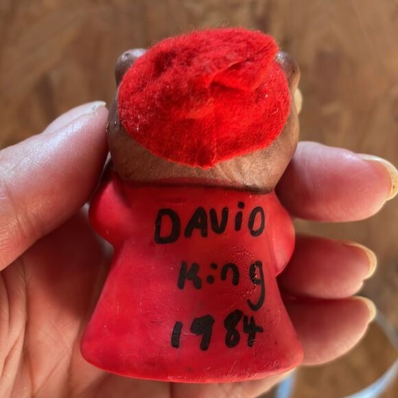 Vtg 1984 Jasco ceramic bear in red nightshirt holding green stocking - Picture 5 of 8